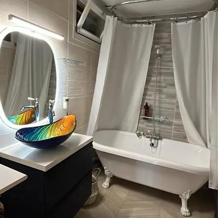 Le Chant Des Roseaux Bed & Breakfast
