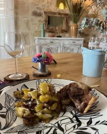 Le Chant Des Roseaux Bed & Breakfast 3*