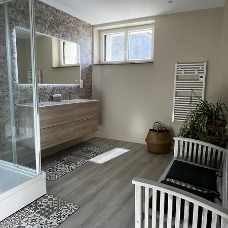 Le Chant Des Roseaux Bed & Breakfast