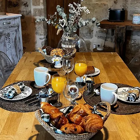 Bed and breakfast Le Chant Des Roseaux Nantheuil