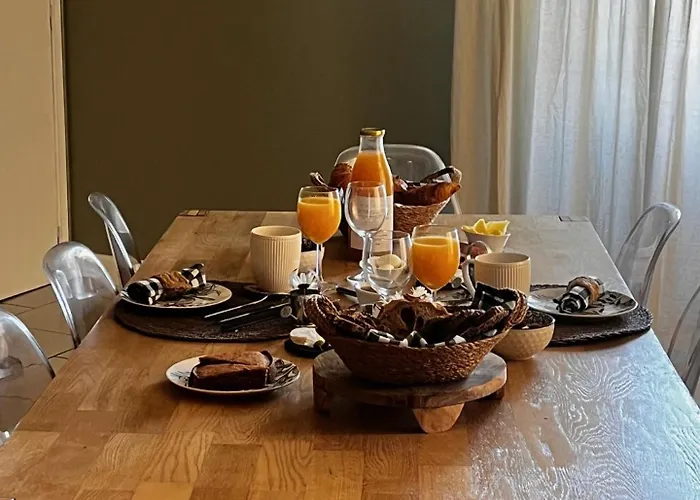 Alojamento de Acomodação e Pequeno-almoço Le Chant Des Roseaux 3*